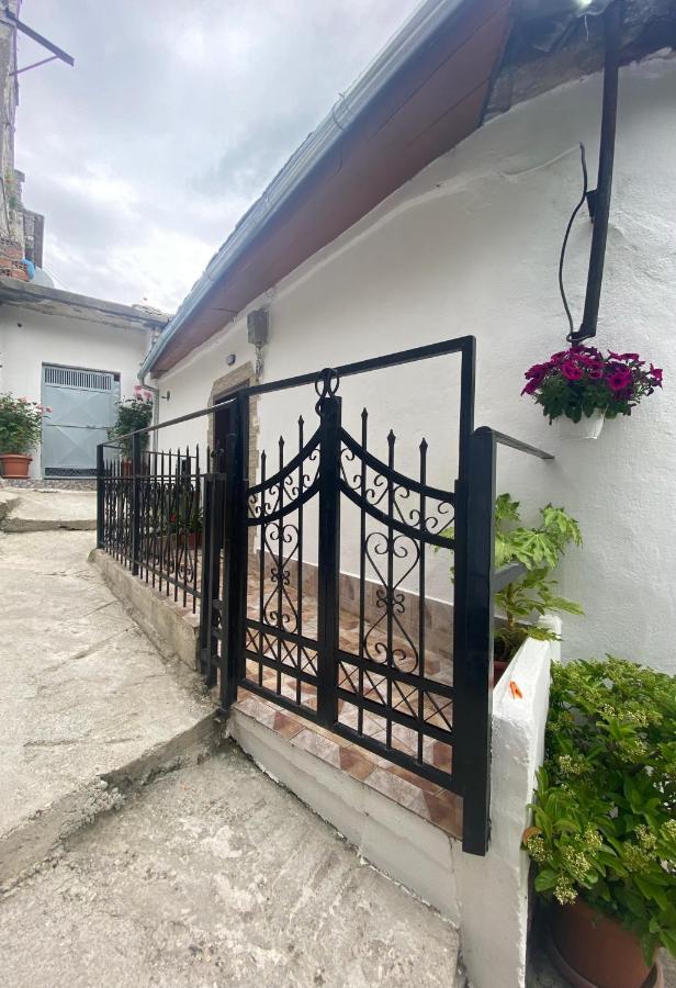 Marko'S House Gjirokastër Exterior foto